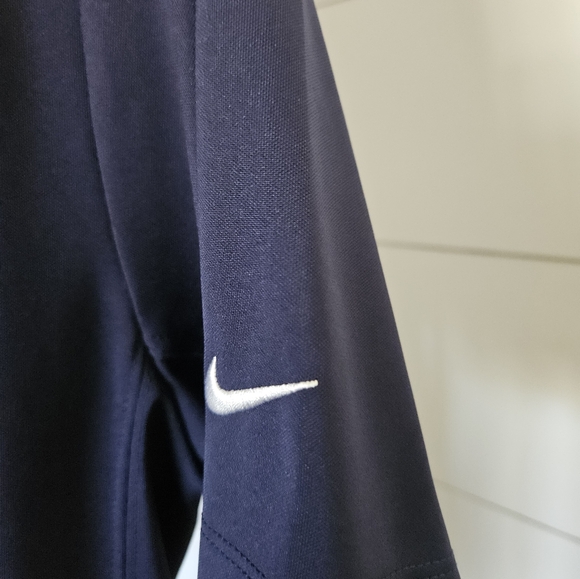 Nike Golf Tour Performance dri-fit Villanova Basketball polo - Picture 3 of 5